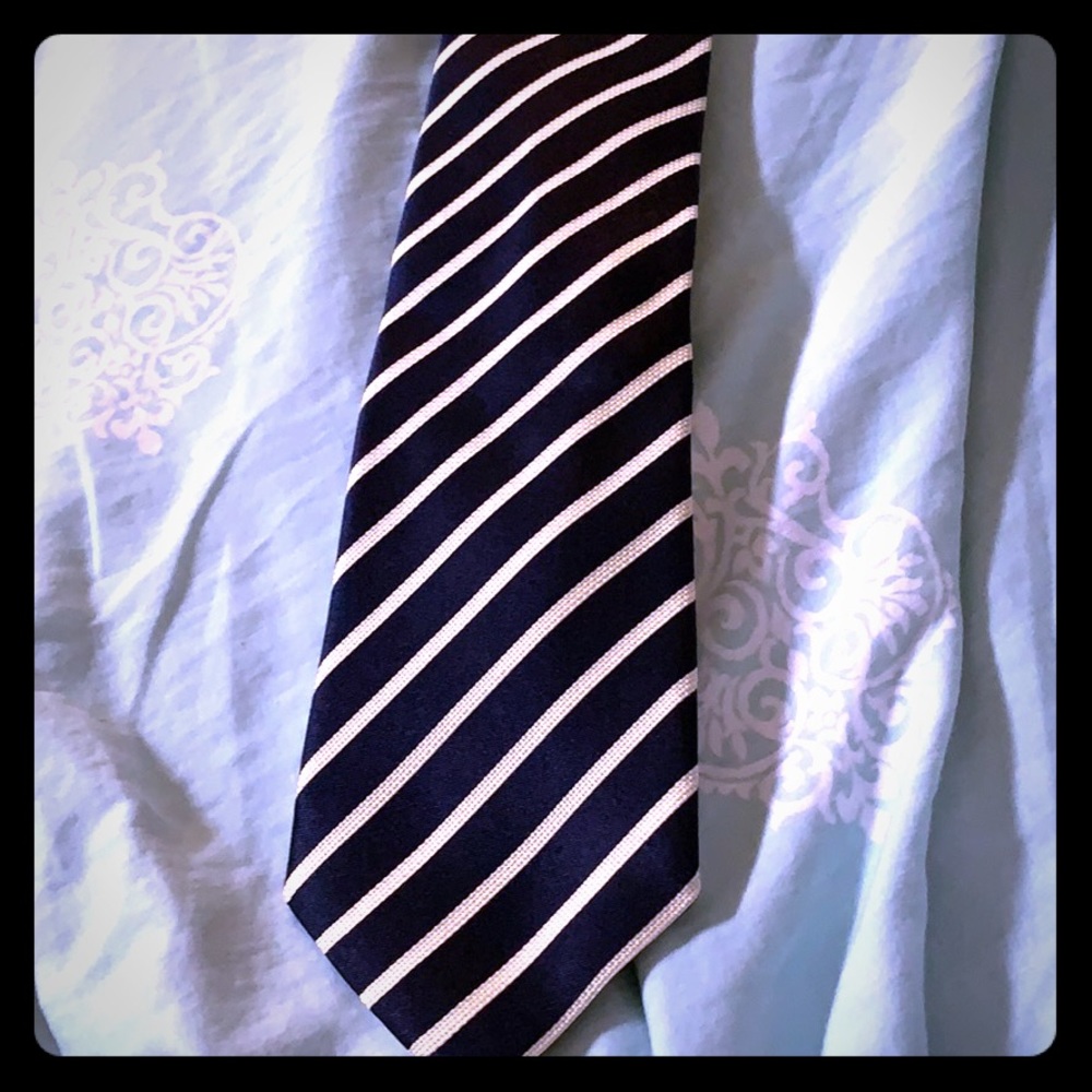Navy and white Canali tie.